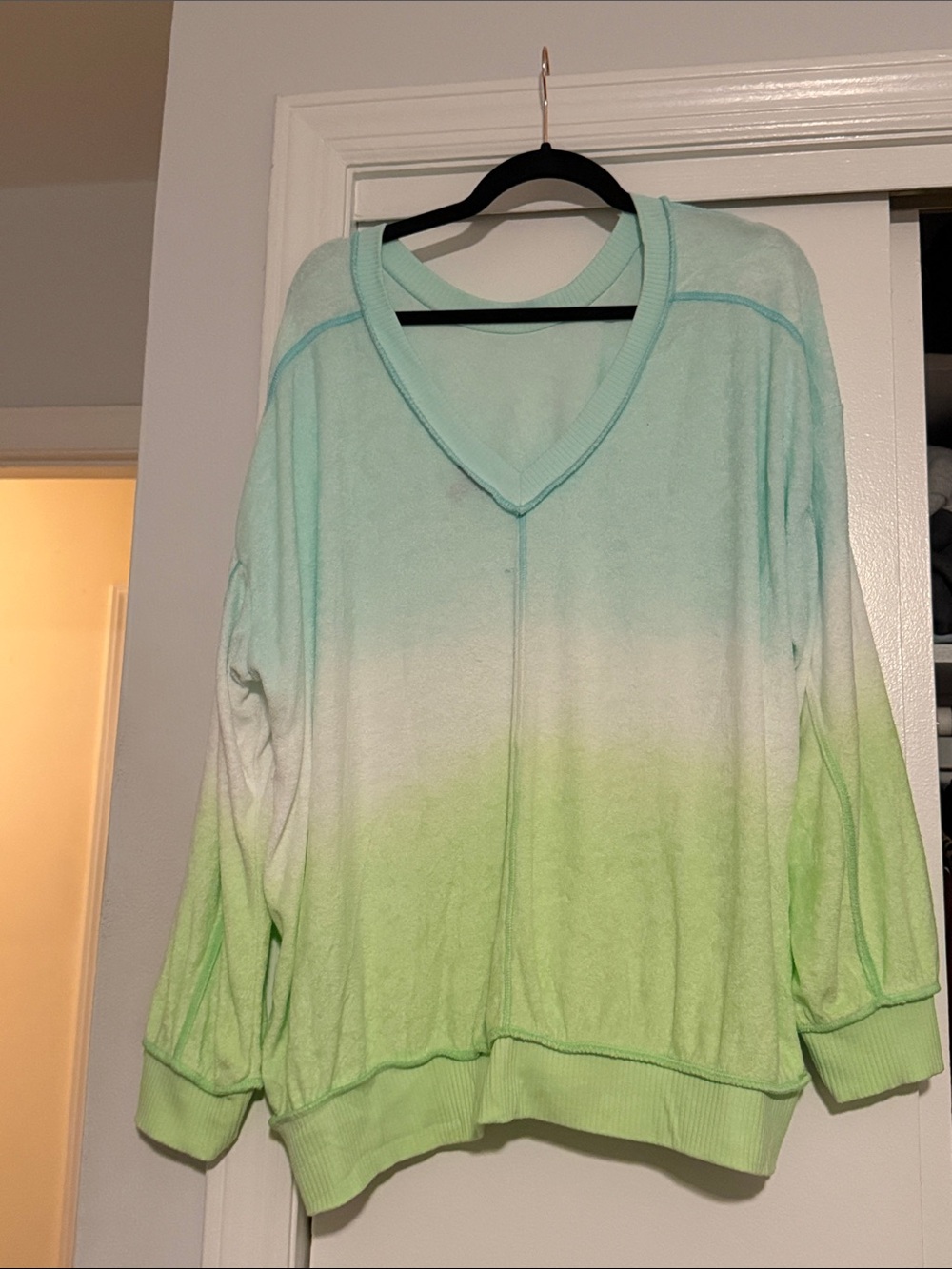 torrid Mint and Lime Ombre Crewneck light weight Sweat shirt - Picture 2 of 3